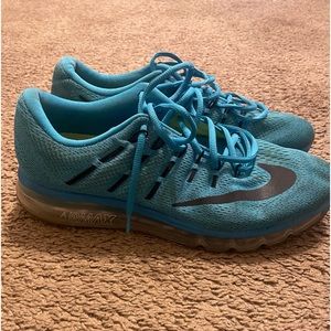 Men’s Nike running shoe